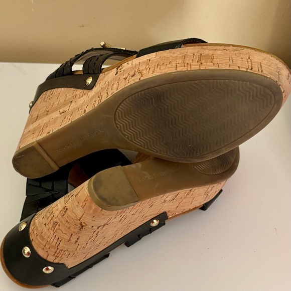 Tommy Hilfiger| Black FauxLeather ‘Mili’ Cork Wedge Sandal Shoe 4” Heel Sz 8.5 - Picture 8 of 9
